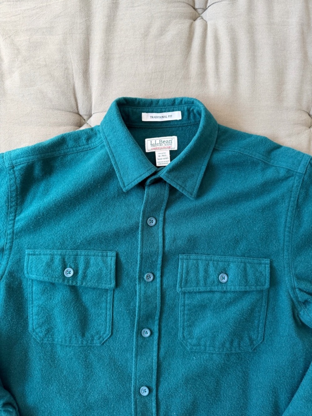 L.L. Bean Chamois Cloth Shirt Green Button-Up Shirt Med Traditional Fit